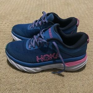 Women’s Hoka Bondi7 running shoes *Like new*